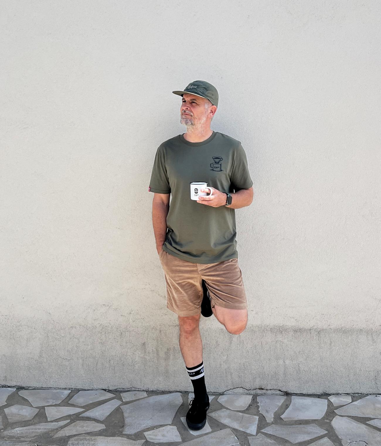 T-shirt unisexe Bonsai Adventure Club en coton bio – Kickasss Biarritz (kaki)