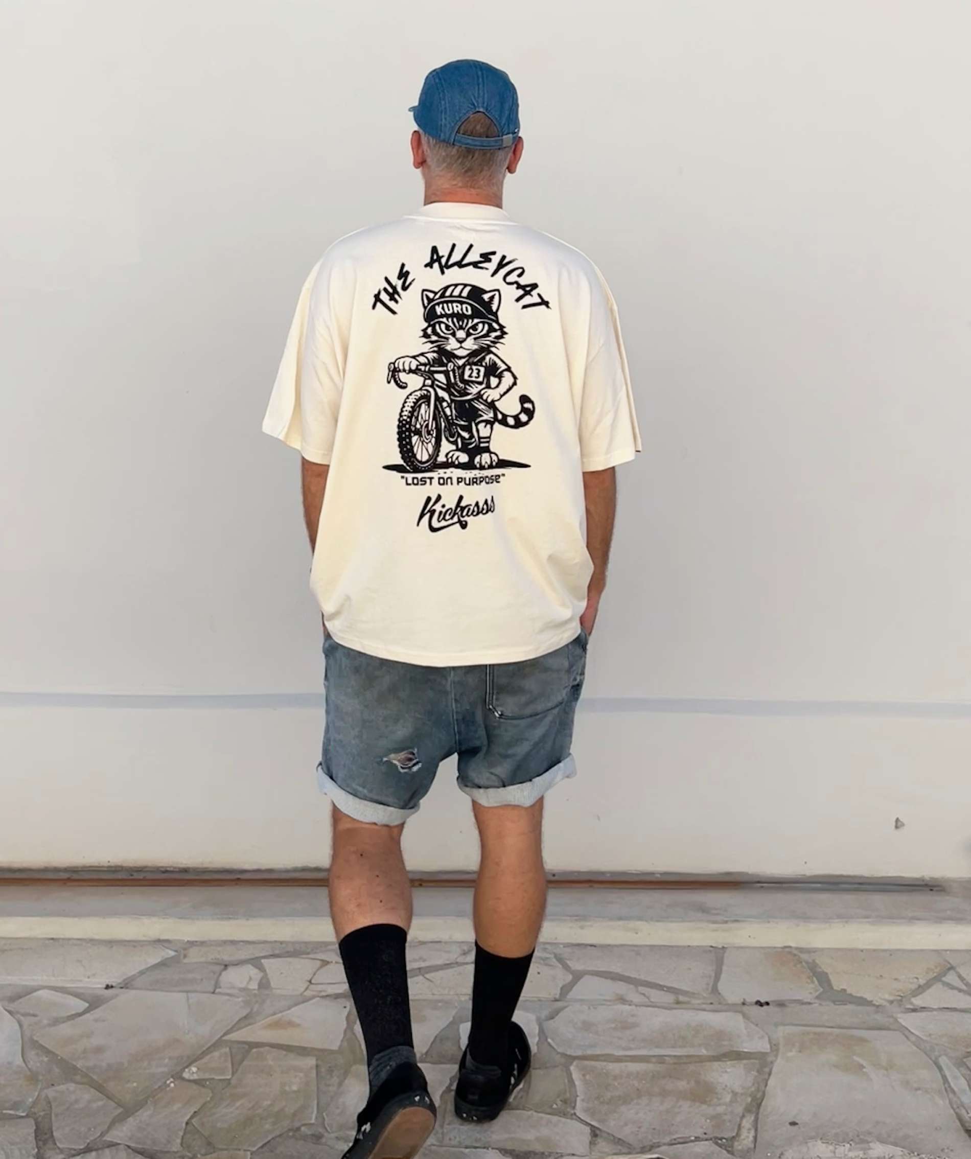 T-shirt Oversize gravel Kuro the Alleycat - Kickasss Biarritz (natural raw)
