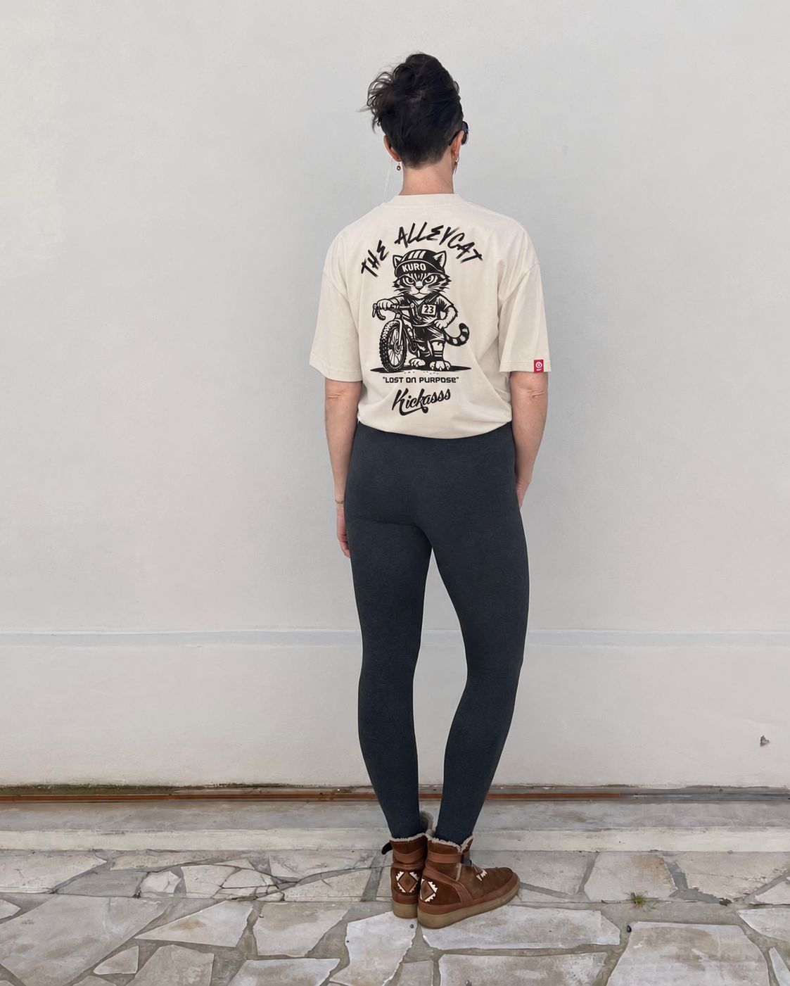 T-shirt Oversize gravel Kuro the Alleycat - Kickasss Biarritz (natural raw)